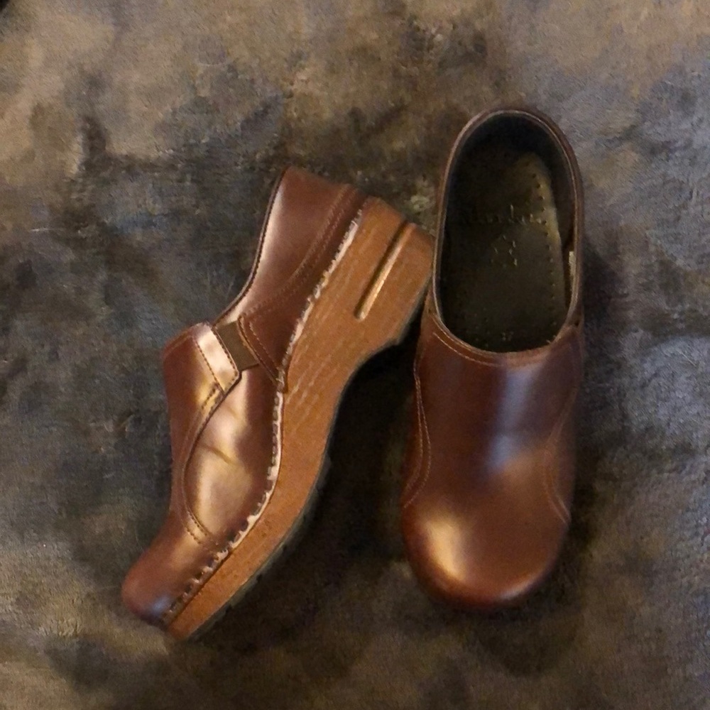 Dansko Leather Cogs